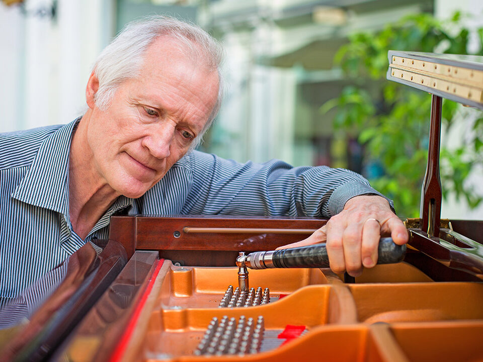 acordaje reparații transport închiriere pian